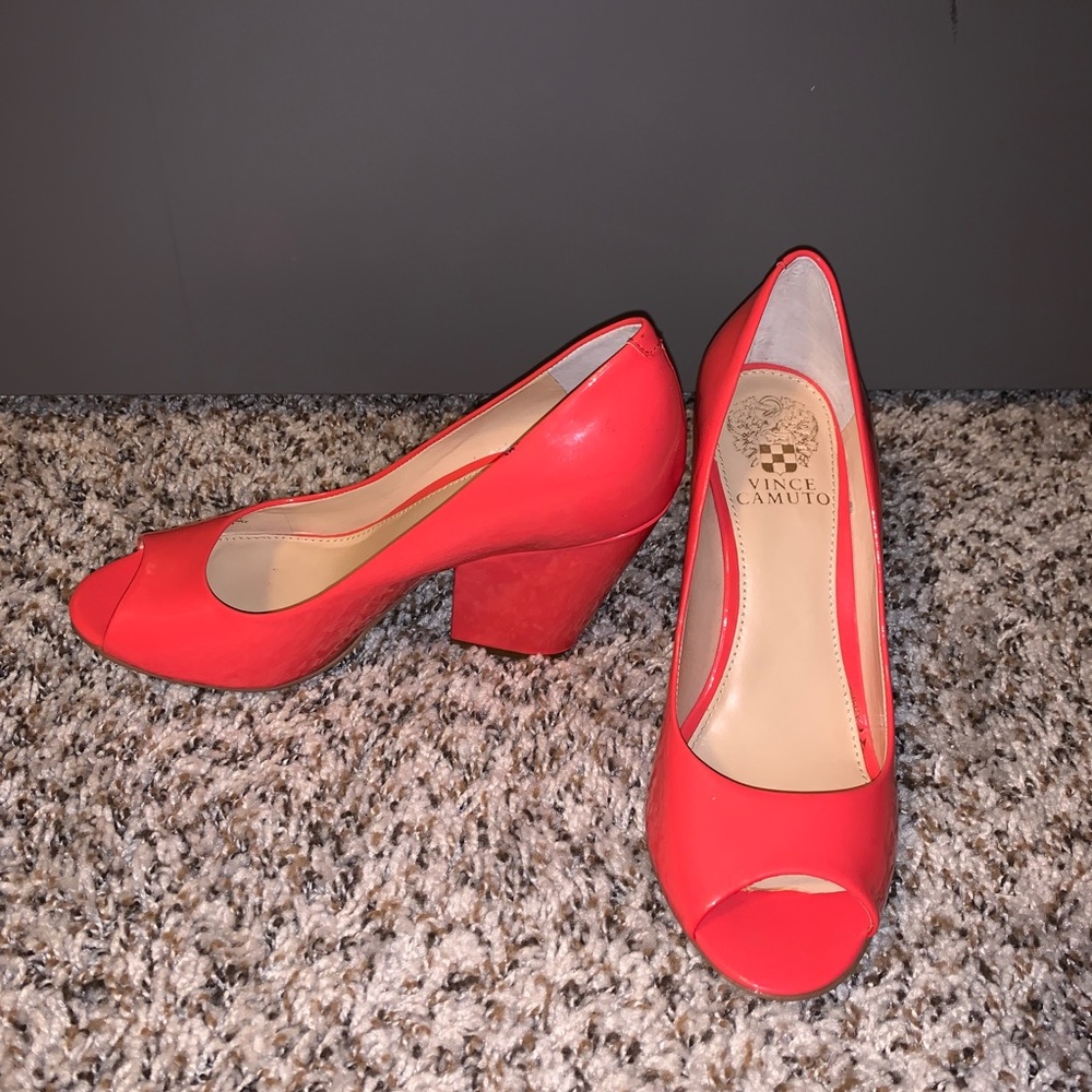 Vince Camuto heels size 6